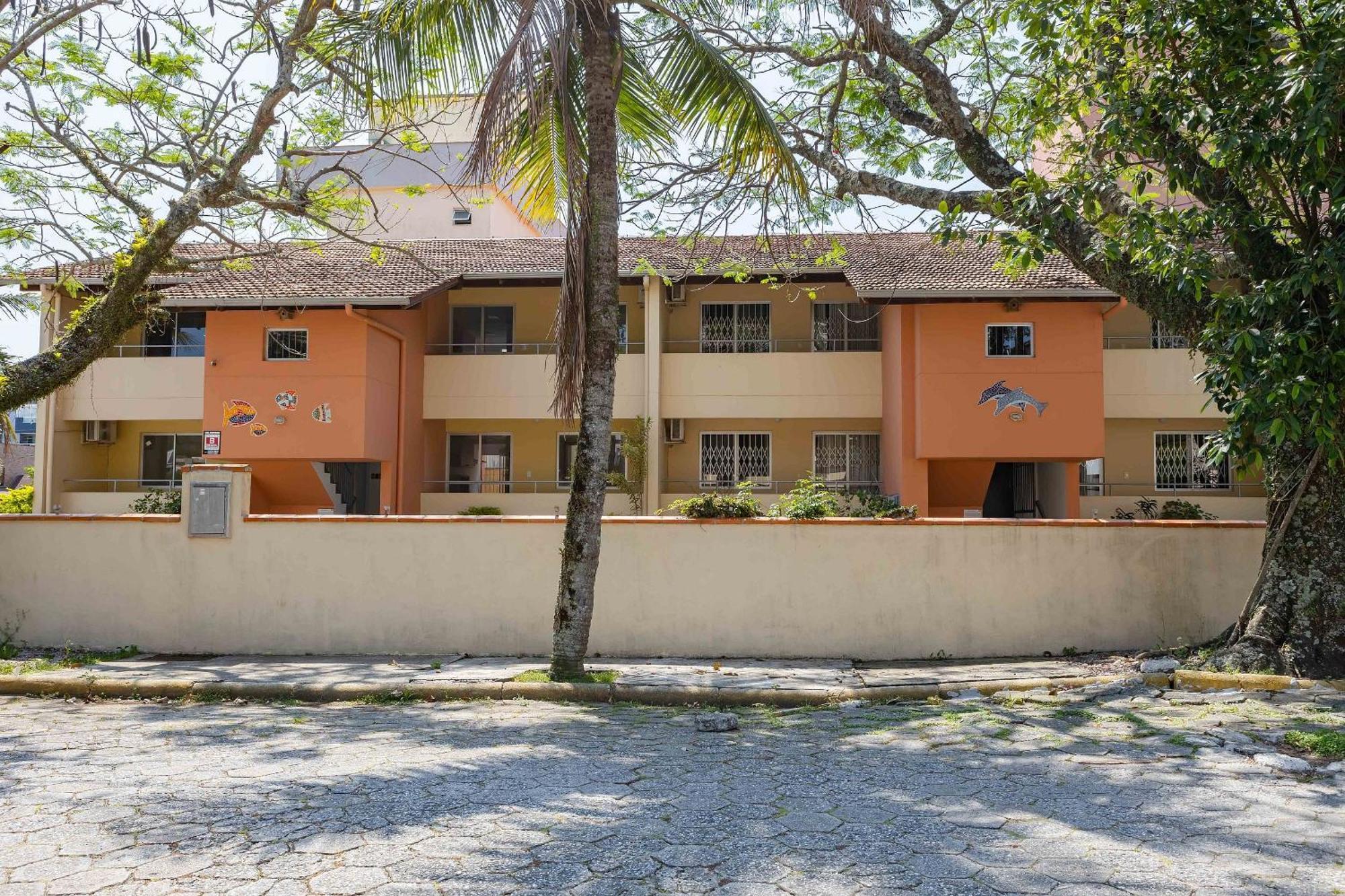 Flamboyant Apartamentos บอมบินญัส ภายนอก รูปภาพ