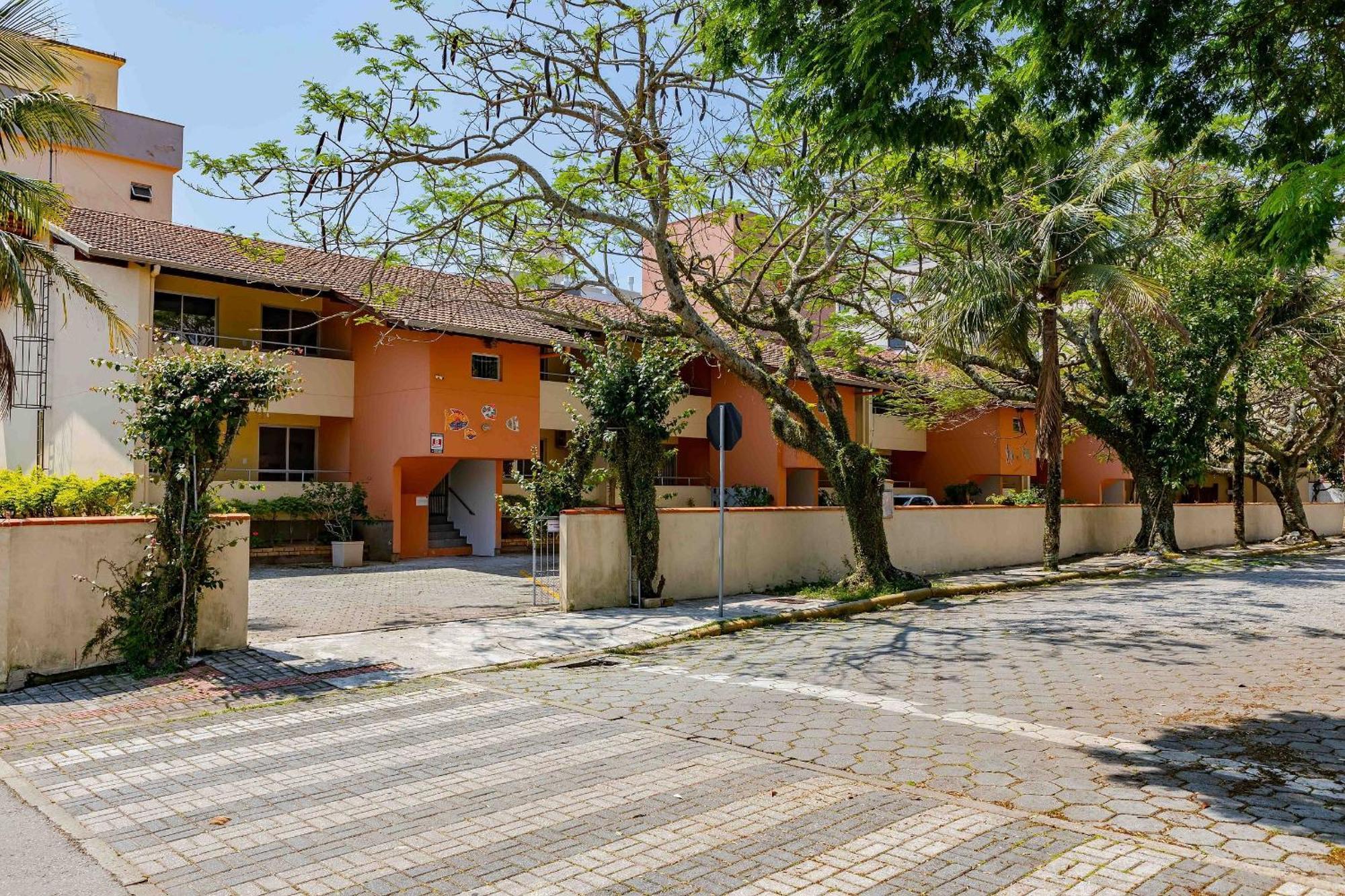 Flamboyant Apartamentos บอมบินญัส ภายนอก รูปภาพ